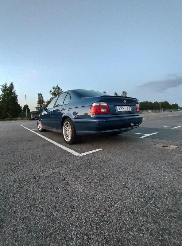 Begagnad BMW 525 192 HK (141 kW) 2002 Sedan
