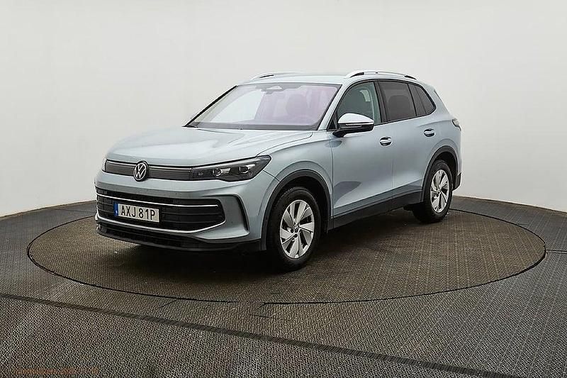Silver Begagnad 2024 VW Tiguan SUV | 374 900 kr (Lite dyr) - Bild 1/4