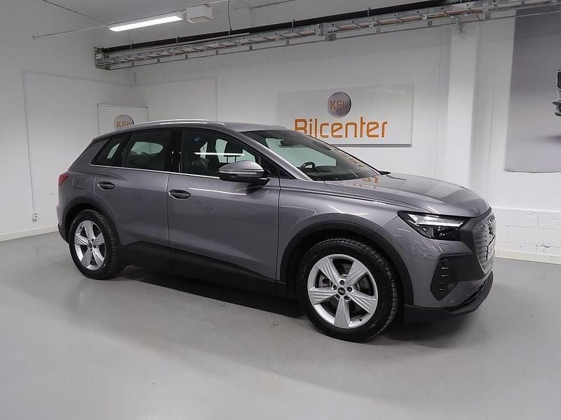 Begagnad Audi Q4 e-tron 210 kW (286 HK) 2023 Grå SUV