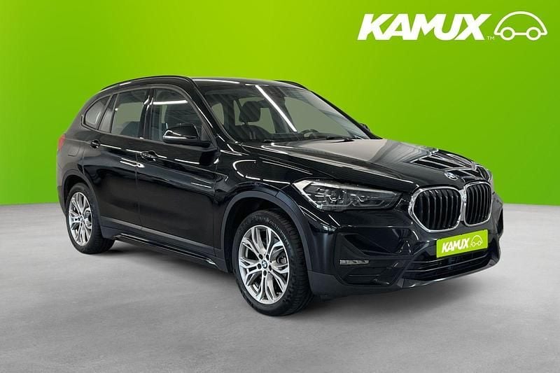 Svart Begagnad 2022 BMW X1 SUV | 249 700 kr (Superpris) - Bild 1/3