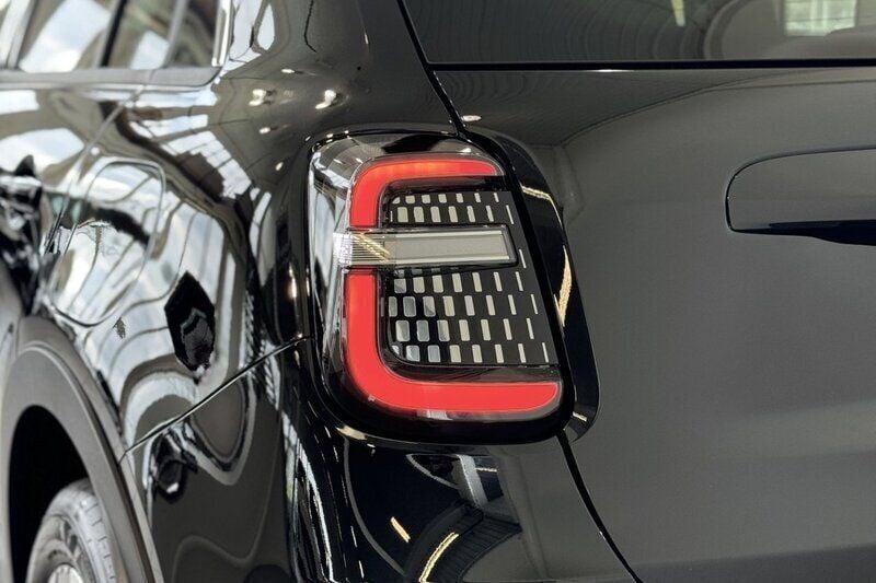 Begagnad Fiat 600 La Prima 101 HK (74 kW) 2023 Svart SUV