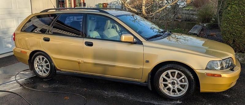 Begagnad 2003 Volvo V40 Kombi | 10 000 kr (Bra pris) - Bild 1/4