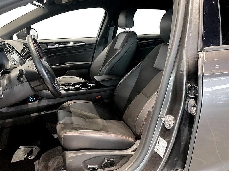 Begagnad Ford Mondeo ST-Line 188 HK (138 kW) 2021 Grå Kombi