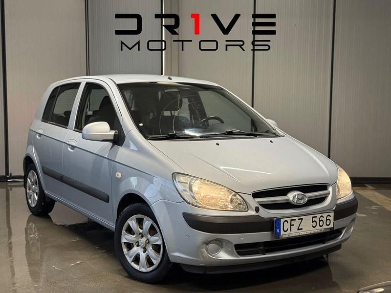 Silver Begagnad 2008 Hyundai Getz Halvkombi | 44 900 kr (Lite dyr) - Bild 1/4