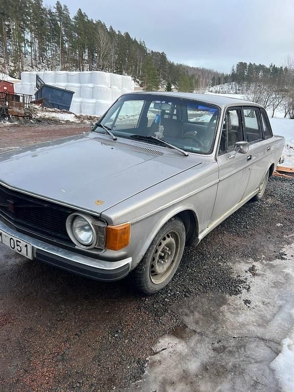 Begagnad Volvo 144 82 HK (60 kW) 1973 Grå
