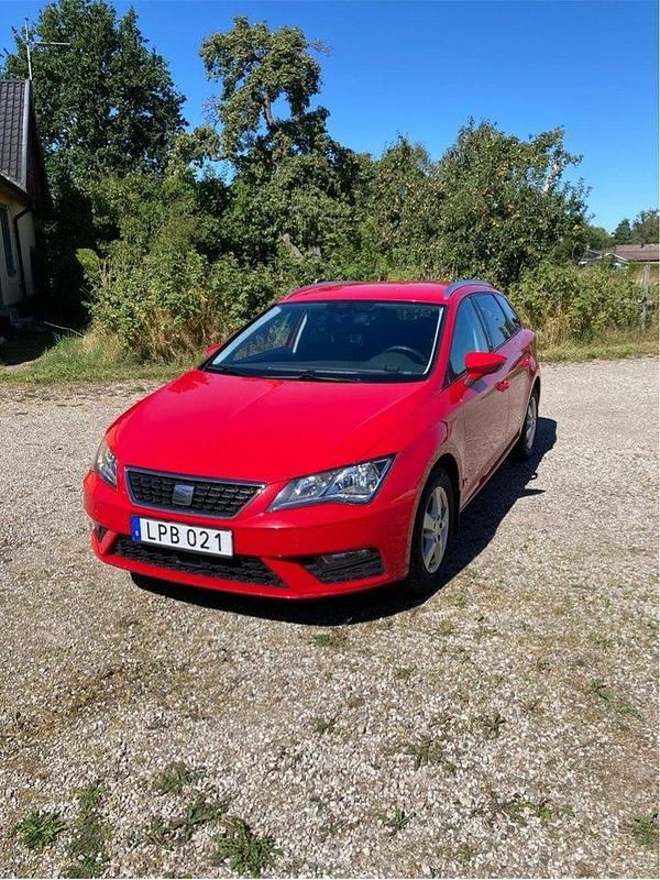 Röd Begagnad 2017 Seat Leon ST Kombi | 95 000 kr (Marknadspris) - Bild 1/4