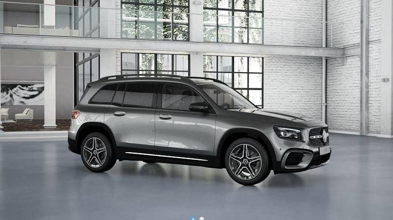 Mörkgrå Ny 2025 Mercedes GLB200 AMG line SUV | 516 700 kr (Dyr) - Bild 1/2