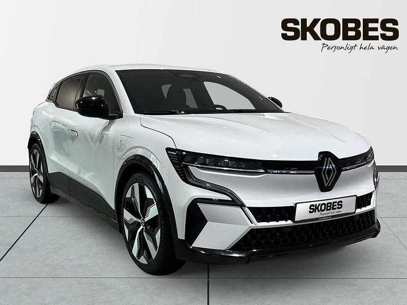 Vit Begagnad 2023 Renault Mégane Techno Halvkombi | 299 900 kr (Marknadspris) - Bild 1/3