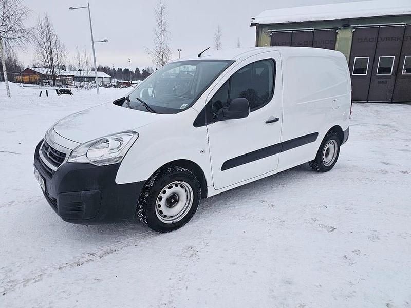 Vit Begagnad 2017 Peugeot Partner Minibuss | 89 500 kr (Marknadspris) - Bild 1/4