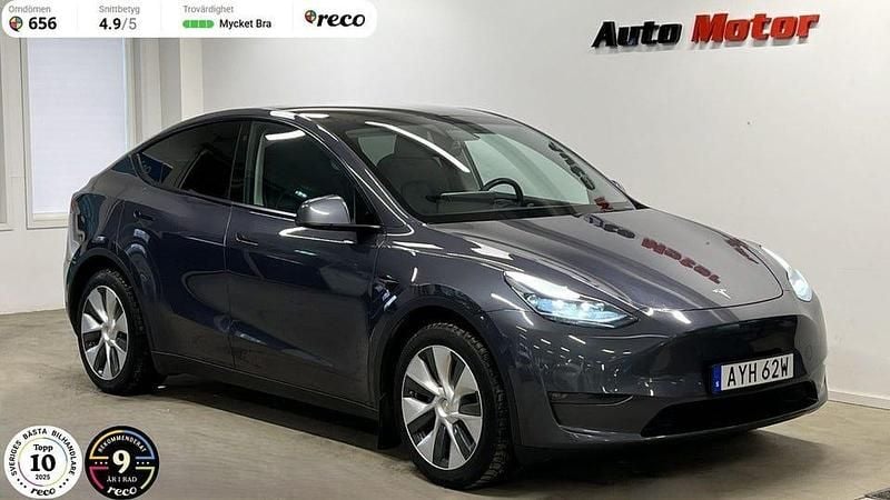 Begagnad Tesla Model Y Long Range AWD 378 kW (514 HK) 2021 Grå SUV