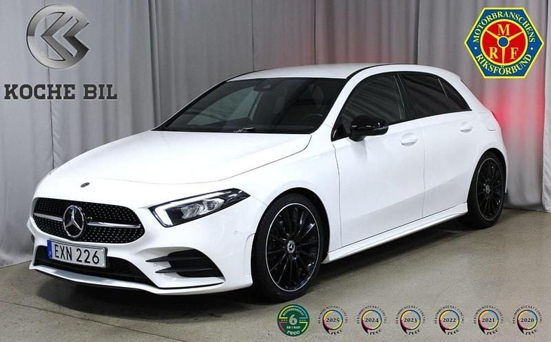 Vit Begagnad 2018 Mercedes A200 AMG Halvkombi | 244 900 kr (Marknadspris) - Bild 1/4