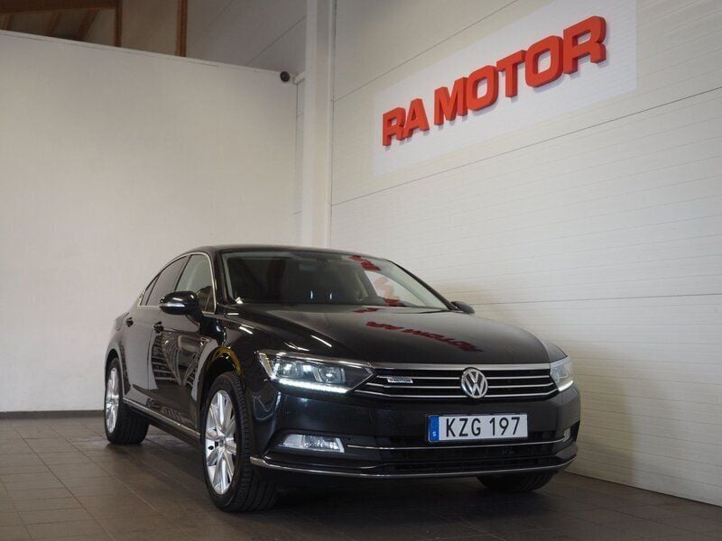 Svart Begagnad 2015 VW Passat GT Sedan | 169 900 kr (Marknadspris) - Bild 1/3
