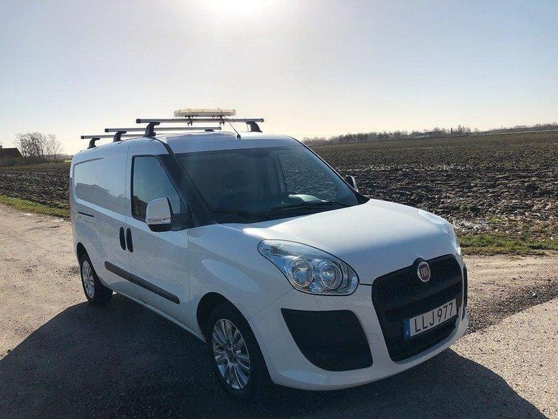 Begagnad Fiat Doblò 90 HK (66 kW) 2014 Vit Minibuss
