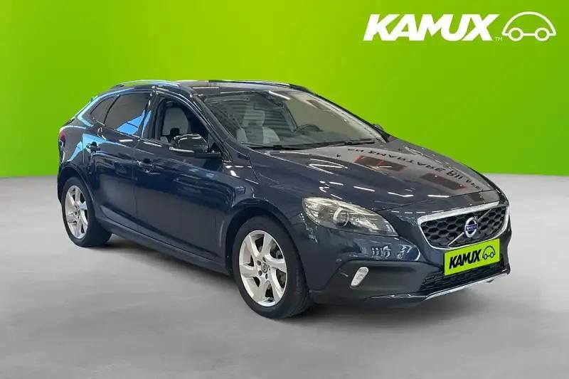 Blå Begagnad 2013 Volvo V40 CC Summum Kombi | 144 800 kr (Marknadspris) - Bild 1/4