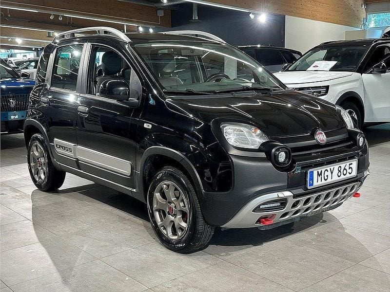 Svart Begagnad 2016 Fiat Panda Cross Cross Halvkombi | 89 900 kr - Bild 1/4