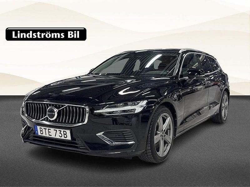 Svart Begagnad 2022 Volvo V60 Kombi | 409 900 kr (Marknadspris) - Bild 1/3