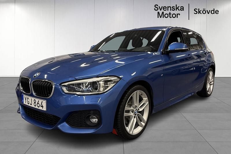 Blå Begagnad 2017 BMW 120 M Sport Halvkombi | 194 200 kr (Bra pris) - Bild 1/4