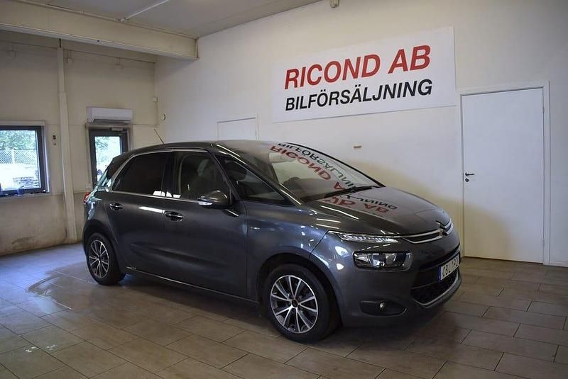 Grå (gråmet) Begagnad 2013 Citroën C4 Picasso Exclusive Minibuss | 89 900 kr (Lite dyr) - Bild 1/4
