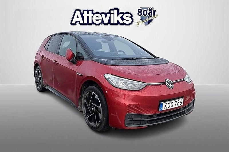 Mörkröd Begagnad 2023 VW ID.3 Pro Performance Halvkombi | 274 900 kr (Marknadspris) - Bild 1/4