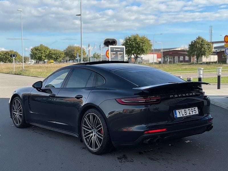 Begagnad Porsche Panamera 550 HK (404 kW) 2017 Halvkombi
