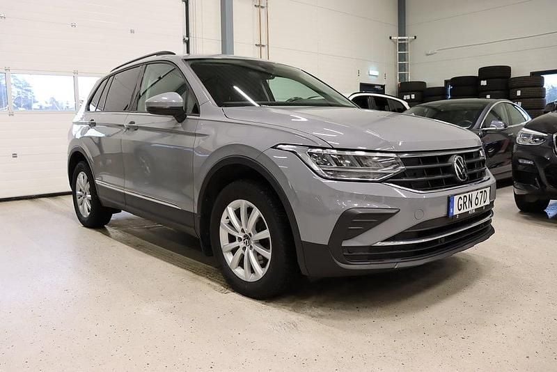 Begagnad VW Tiguan 150 HK (110 kW) 2021 Grå SUV