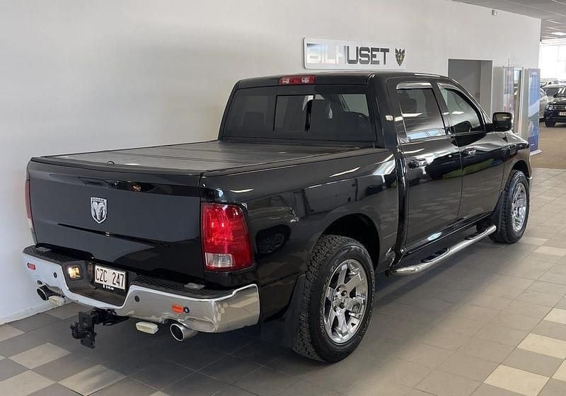 Begagnad RAM 1500 394 HK (289 kW) 2010 Svart Pickup