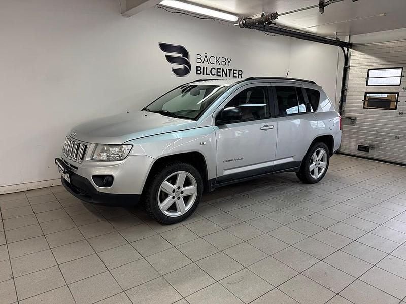 Grå Begagnad 2011 Jeep Compass SUV | 79 900 kr (Marknadspris) - Bild 1/4