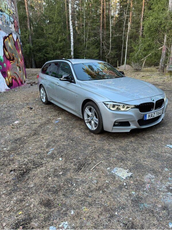 Silver Begagnad 2017 BMW 320 M Sport Kombi | 200 000 kr (Marknadspris) - Bild 1/4