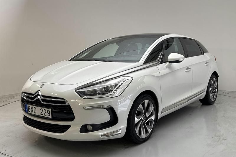 Vit Begagnad 2012 Citroën DS5 Halvkombi | 99 000 kr - Bild 1/4