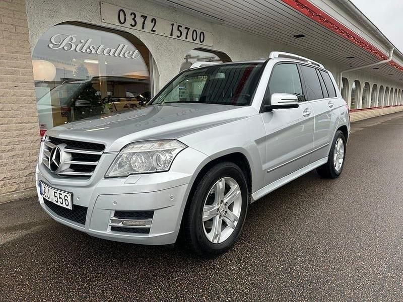 Silver Begagnad 2011 Mercedes GLK220 SUV | 93 500 kr (Marknadspris) - Bild 1/4