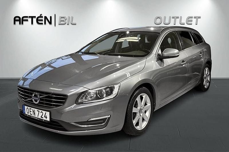 Begagnad Volvo V60 Momentum 190 HK (139 kW) 2016 Ljusblå Kombi