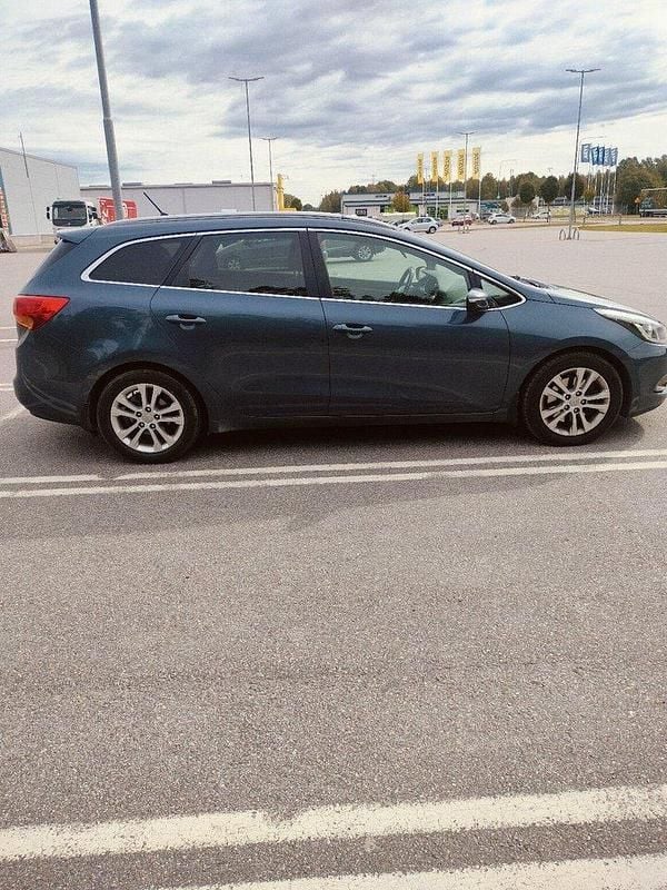 Blå Begagnad 2014 Kia Ceed Sportswagon Comfort Kombi | 42 500 kr (Bra pris) - Bild 1/4