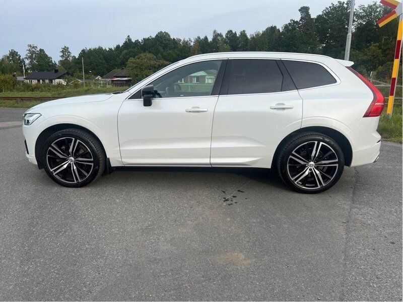 Vit Begagnad 2018 Volvo XC60 R-Design SUV | 305 000 kr (Bra pris) - Bild 1/4
