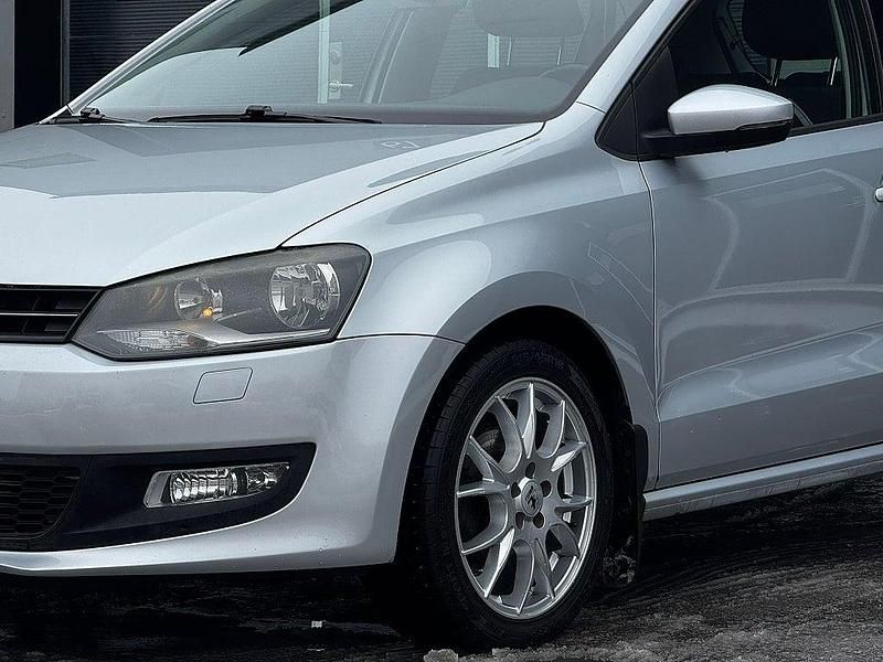 Begagnad VW Polo 90 HK (66 kW) 2010 Silver Halvkombi