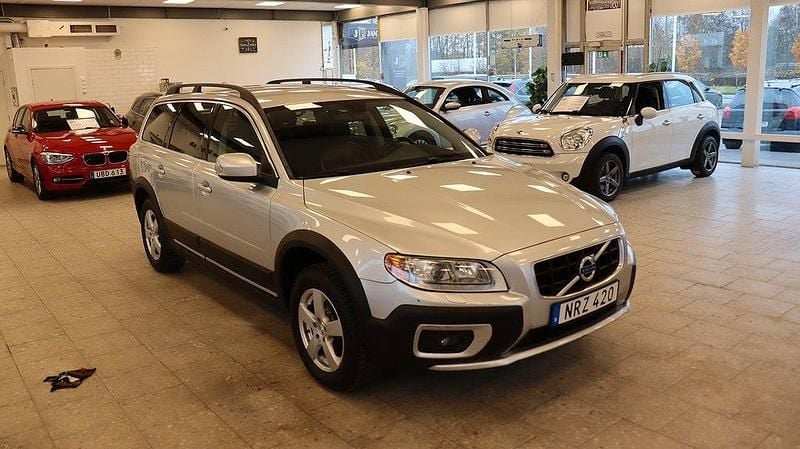 Ljusgrå (grå) Begagnad 2009 Volvo XC70 Summum Kombi | 79 900 kr (Lite dyr) - Bild 1/4