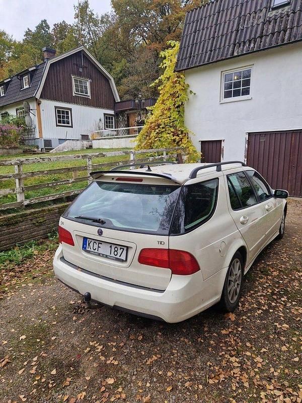 Vit Begagnad 2008 Saab 9-5 Linear Kombi | 17 500 kr (Marknadspris) - Bild 1/4
