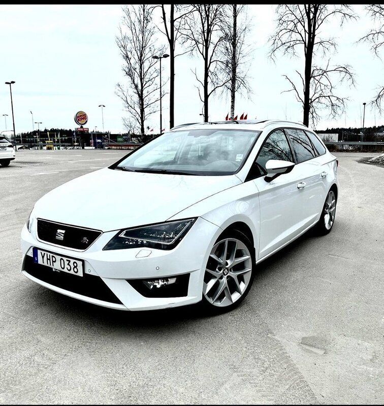 Vit Begagnad 2016 Seat Leon ST FR Kombi | 149 500 kr (Marknadspris) - Bild 1/4