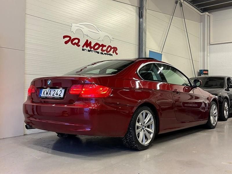 Begagnad BMW 320 Comfort Edition 184 HK (135 kW) 2010 Röd Sportkupé