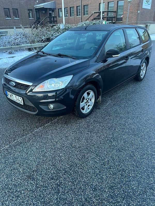 Begagnad 2010 Ford Focus Kombi | 23 900 kr (Marknadspris) - Bild 1/4