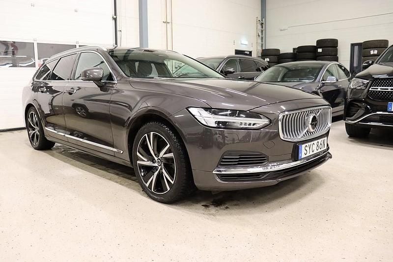 Begagnad Volvo V90 Inscription 310 HK (228 kW) 2022 Grå Kombi