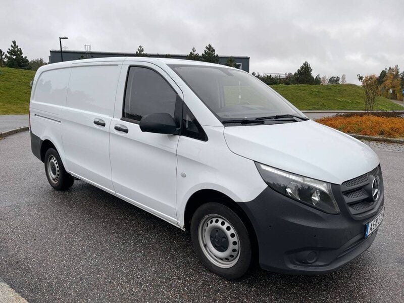 Vit Begagnad 2020 Mercedes Vito Minibuss | 279 000 kr (Dyr) - Bild 1/4