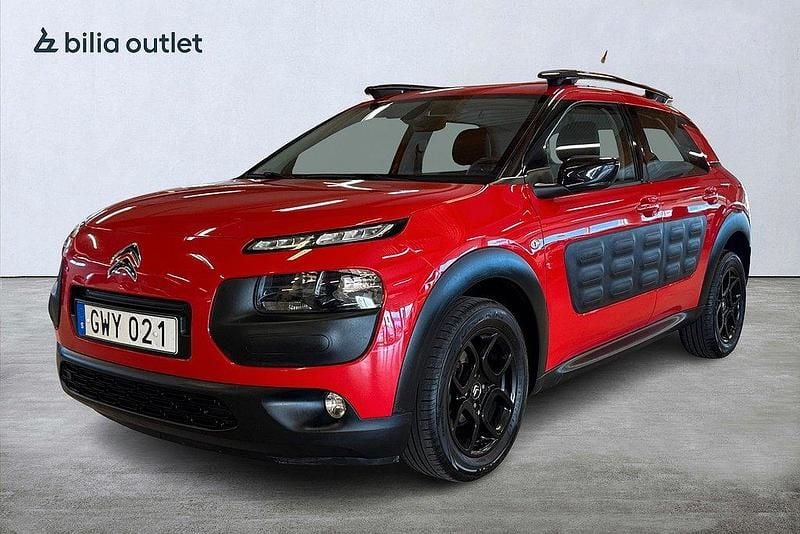 Röd Begagnad 2015 Citroën C4 Cactus PureTech Halvkombi | 69 900 kr (Marknadspris) - Bild 1/3