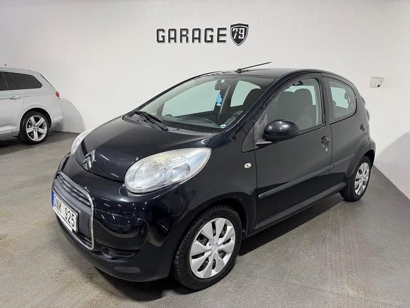 Svart Begagnad 2011 Citroën C1 Halvkombi | 29 900 kr (Marknadspris) - Bild 1/4