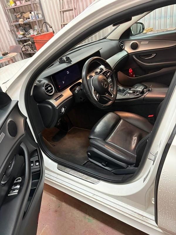 Begagnad Mercedes E220 194 HK (142 kW) 2020