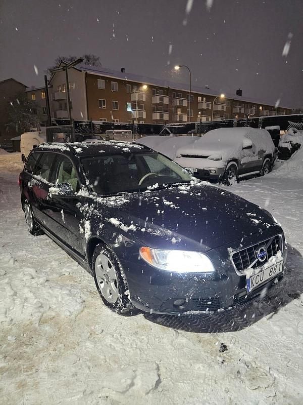 Begagnad 2010 Volvo V70 Kombi | 59 000 kr (Superpris) - Bild 1/4