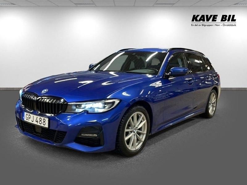 Blå Begagnad 2020 BMW 320 M Sport Kombi | 289 900 kr (Lite dyr) - Bild 1/4