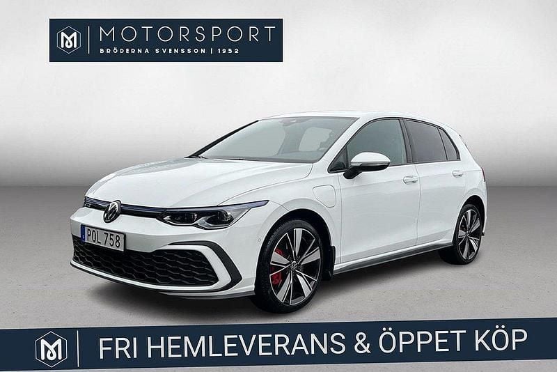 Vit Begagnad 2021 VW Golf VIII GTE Halvkombi | 264 900 kr (Superpris) - Bild 1/4