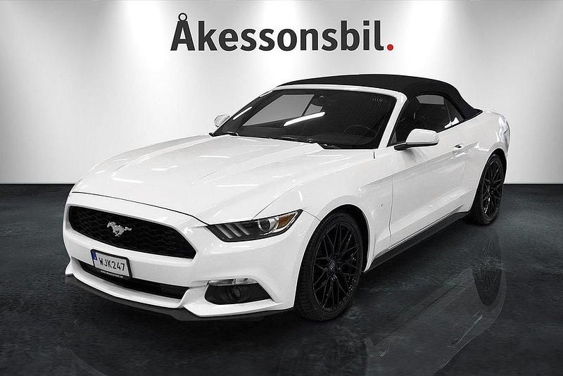 Vit Begagnad 2015 Ford Mustang Cab | 309 000 kr - Bild 1/4