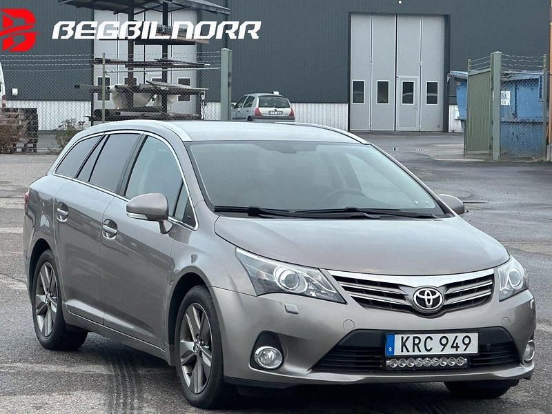 Brun Begagnad 2015 Toyota Avensis Edition Kombi | 73 000 kr (Marknadspris) - Bild 1/3