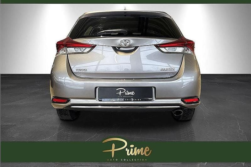 Begagnad Toyota Auris Active 116 HK (85 kW) 2015 Brun Halvkombi